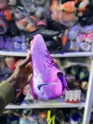 Nike Phantom Luna