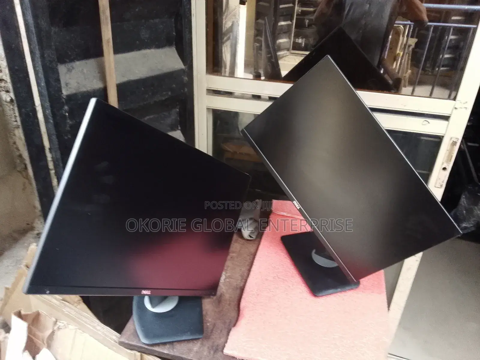 Dell Ips Frameless Monitor for Graphic Design and Gaming