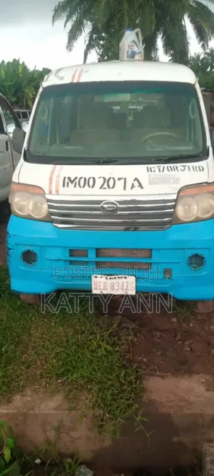 Photo - Daihatsu Hijet 2010 Blue