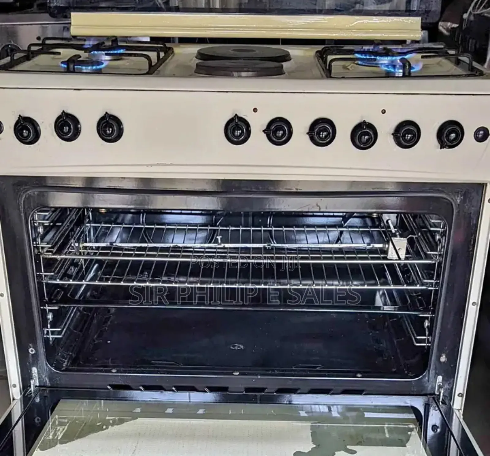 4 Burner Stove + 2 Electric Cooker