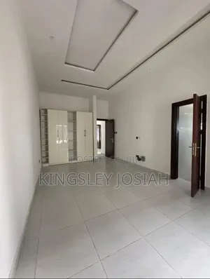 Three Bedroom Flat Available for Rent