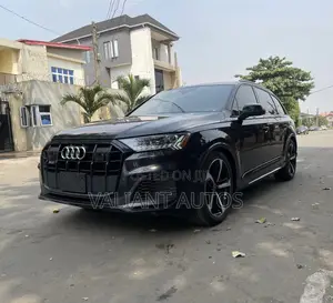Audi Q7 2022 Black