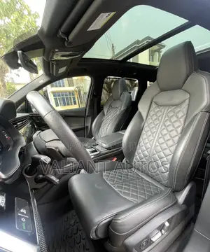 Audi Q7 2022 Black