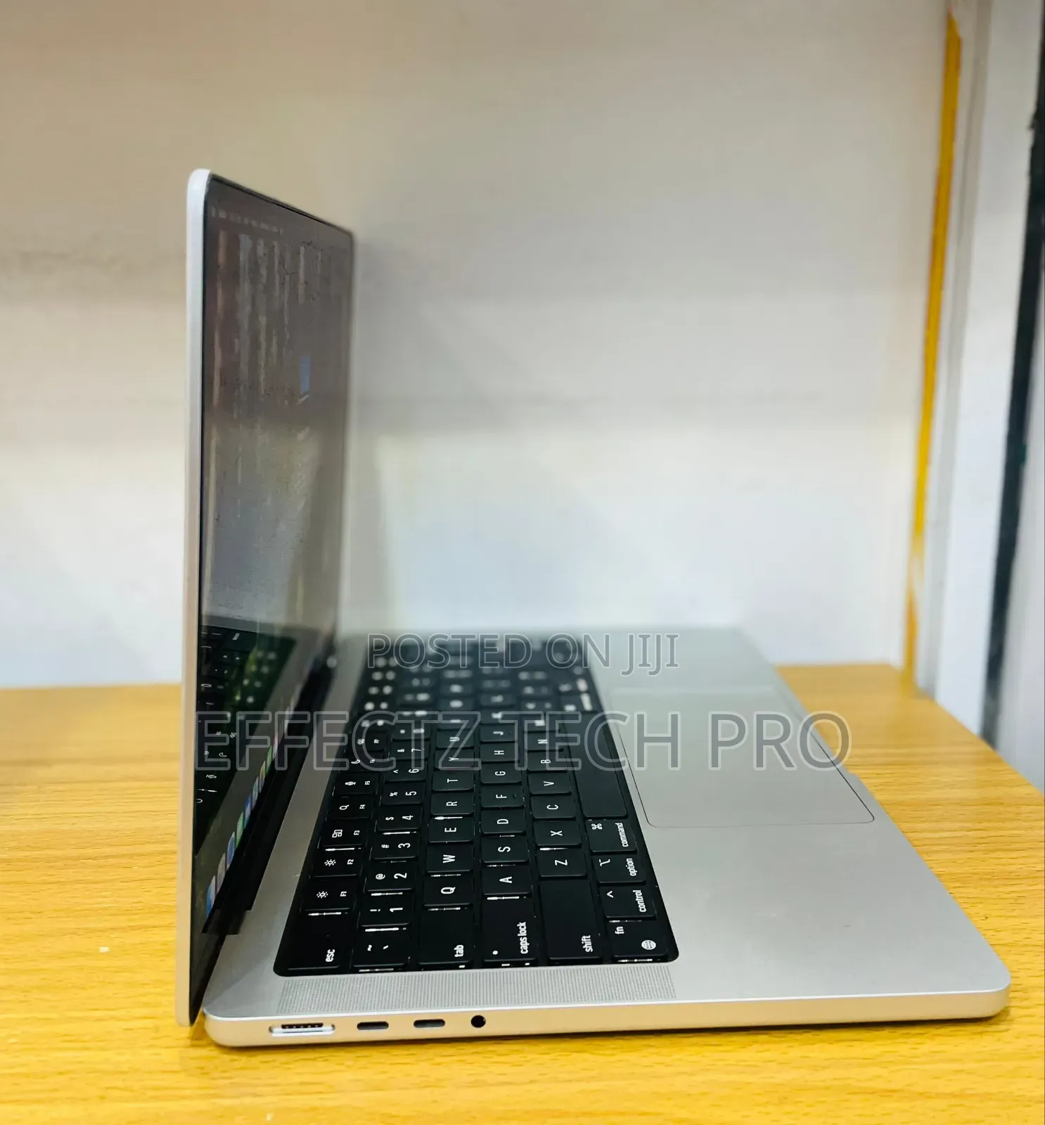Laptop Apple MacBook Pro 2021 M1 64GB Apple M1 Max SSD 1T