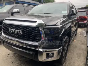 Toyota Sequoia Platinum 4x4 2018 Black