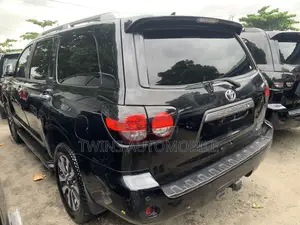 Toyota Sequoia Platinum 4x4 2018 Black