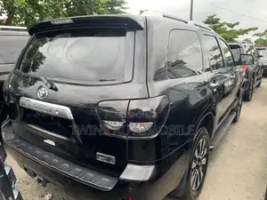 Toyota Sequoia Platinum 4x4 2018 Black