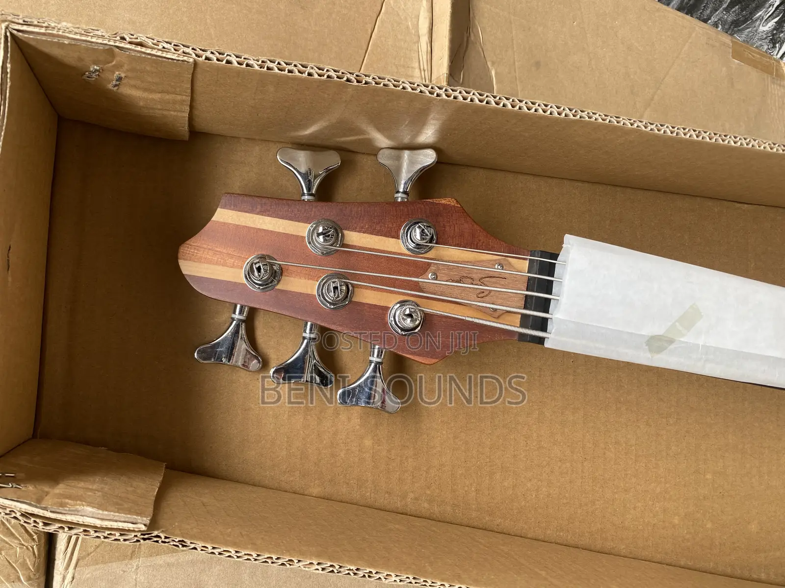 Smiger 5 Strings Electric Bass Guitar