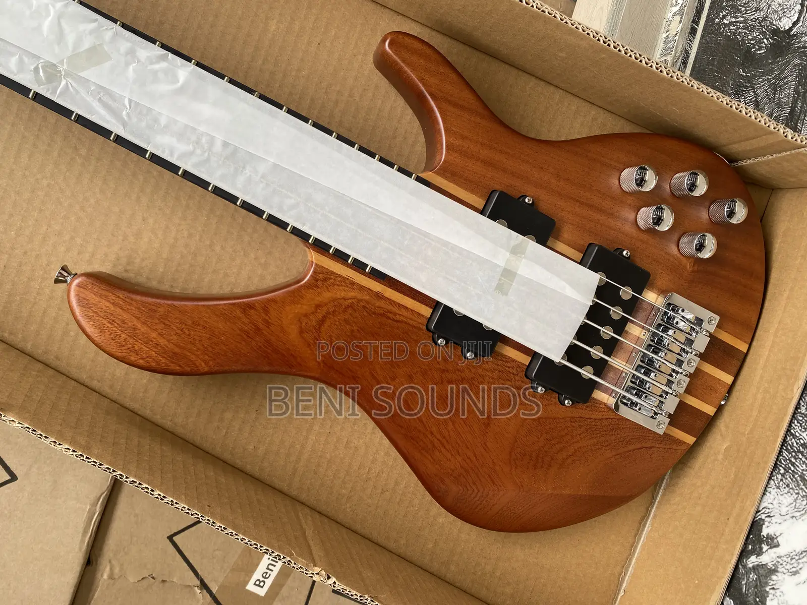 Smiger 5 Strings Electric Bass Guitar