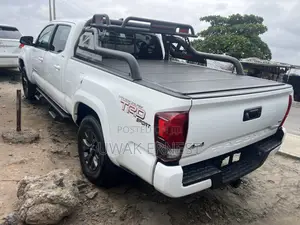 Toyota Tacoma 2023 White
