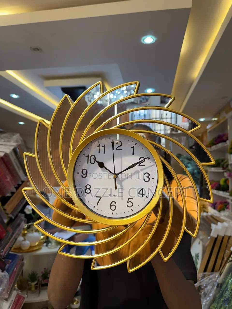 Medium Twist Luxury Clock