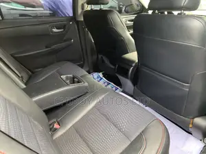 Toyota Camry SE 4dr Sedan (2.5L 4cyl 6A) 2015 Silver