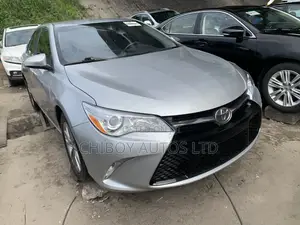 Toyota Camry SE 4dr Sedan (2.5L 4cyl 6A) 2015 Silver