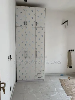 Furnished 4bdrm Duplex in Chevron for rent