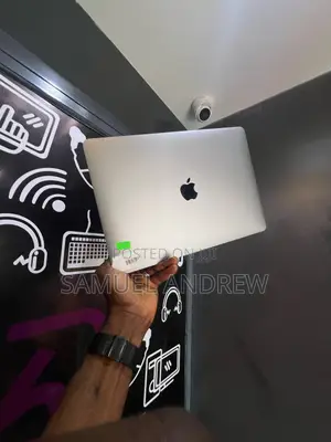 Laptop Apple MacBook Pro 2017 16GB Intel Core i7 SSD 512GB