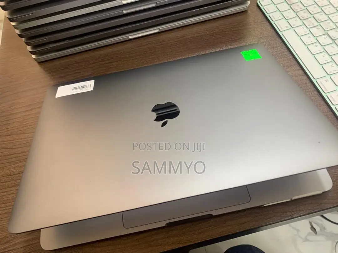 Laptop Apple MacBook Pro 2017 16GB Intel Core i7 SSD 512GB