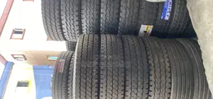 Photo - 315/80r22.5 Tires