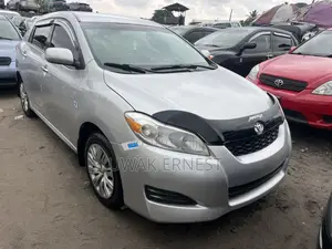 Toyota Matrix 2010 Silver