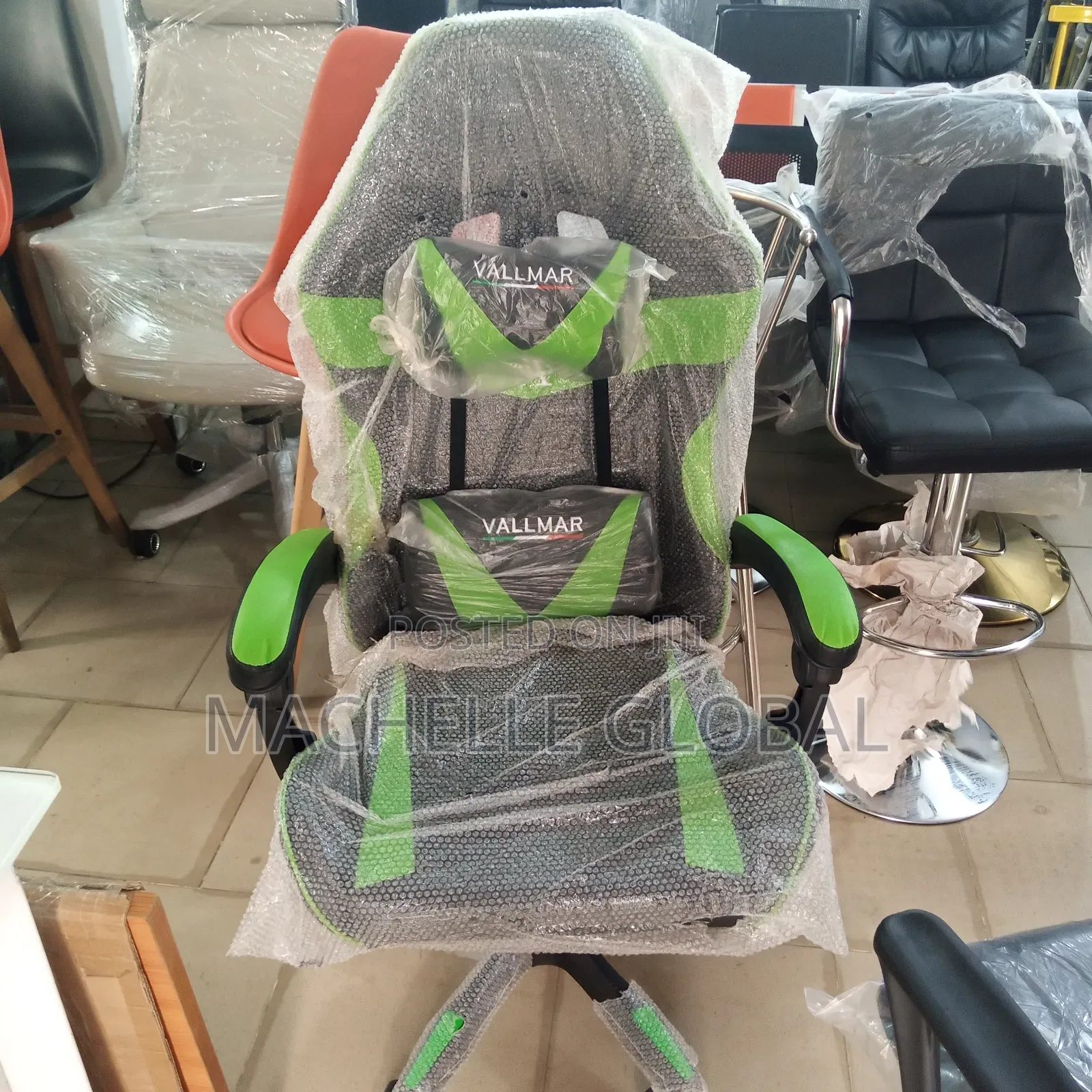 Luxury Chair(Different Colors Available)
