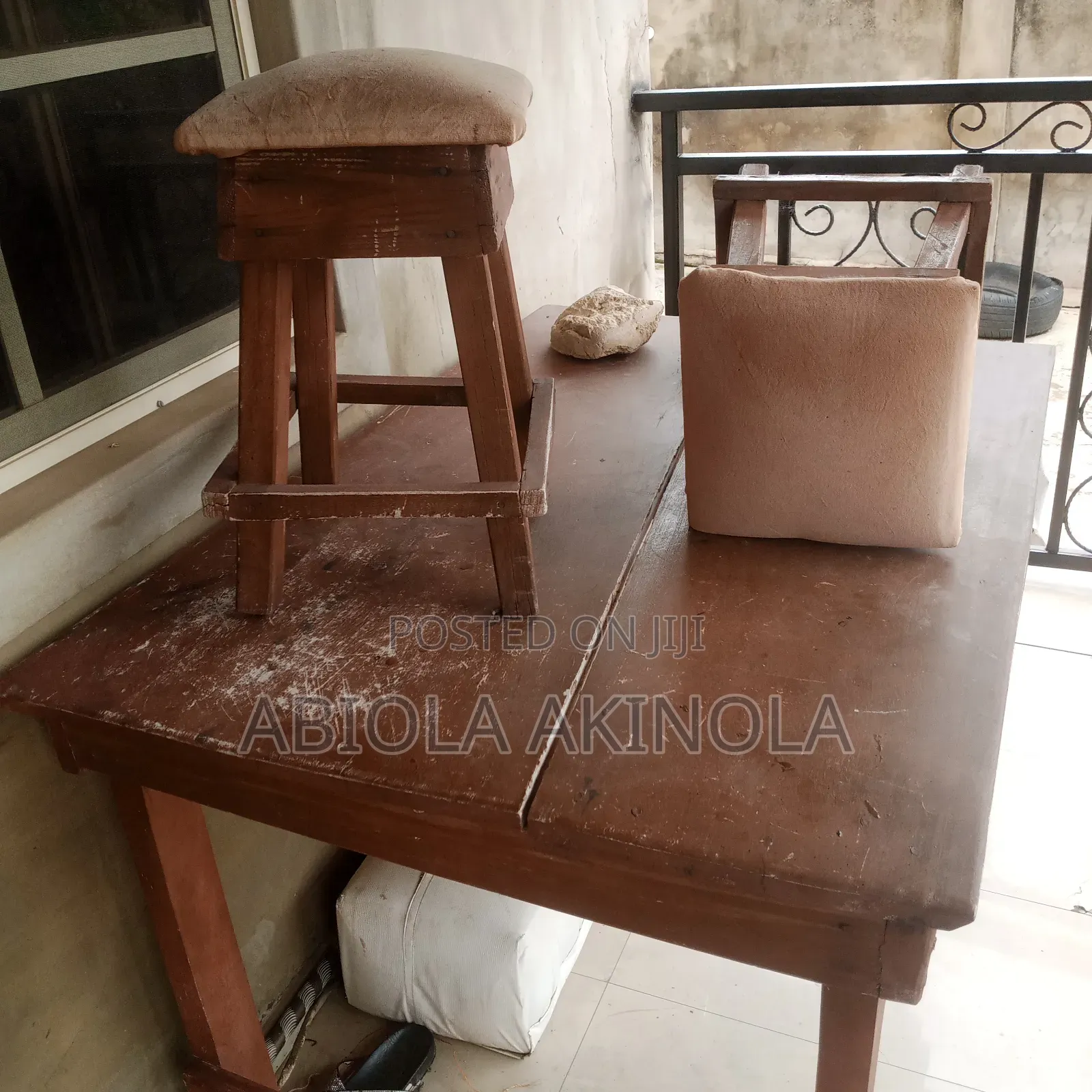 Cutting Table With 3 Stool