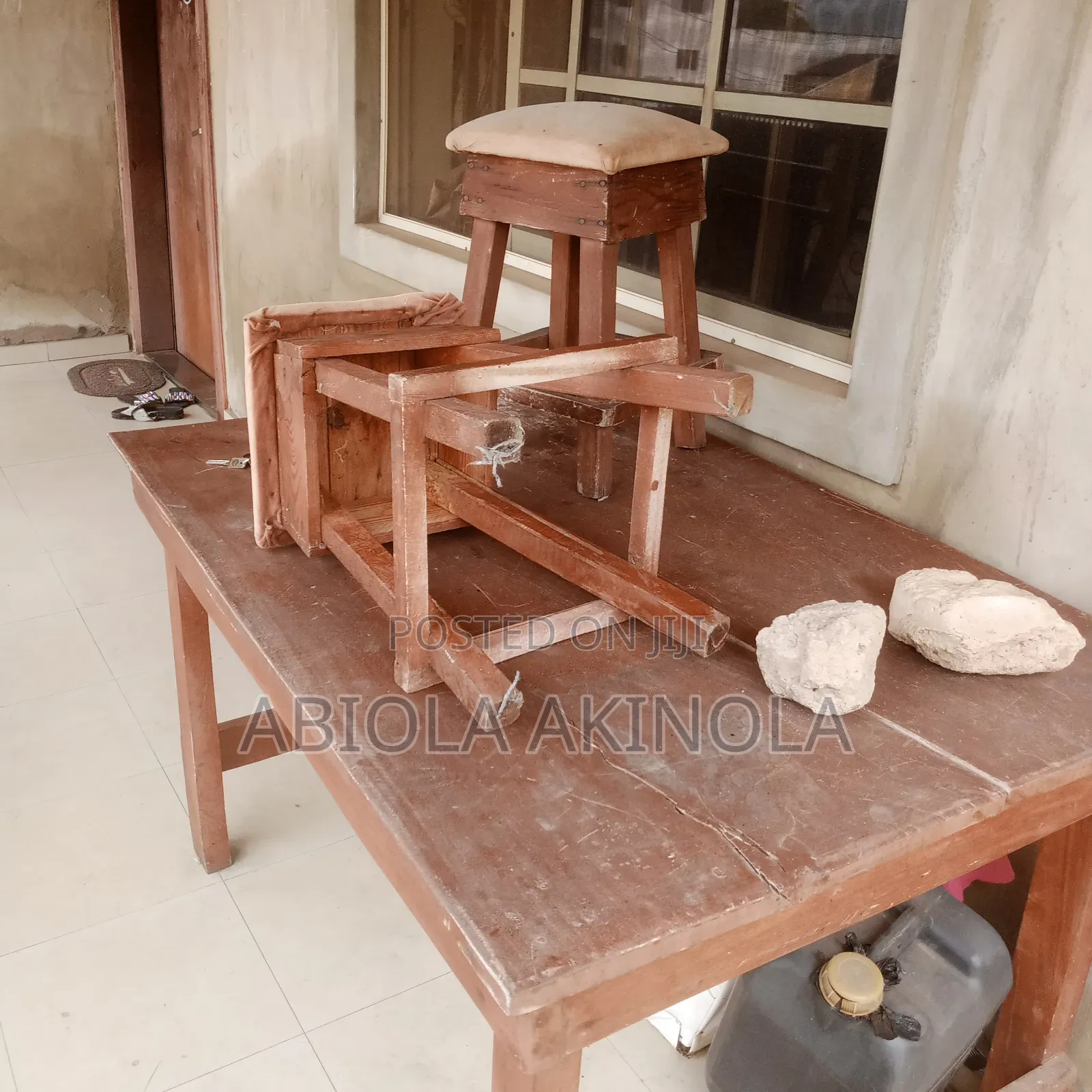 Cutting Table With 3 Stool