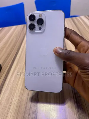 Photo - Apple iPhone 13 Pro Max 128 GB White