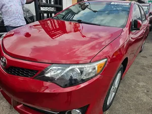 Toyota Camry SE 4dr Sedan (2.5L 4cyl 6A) 2012 Red