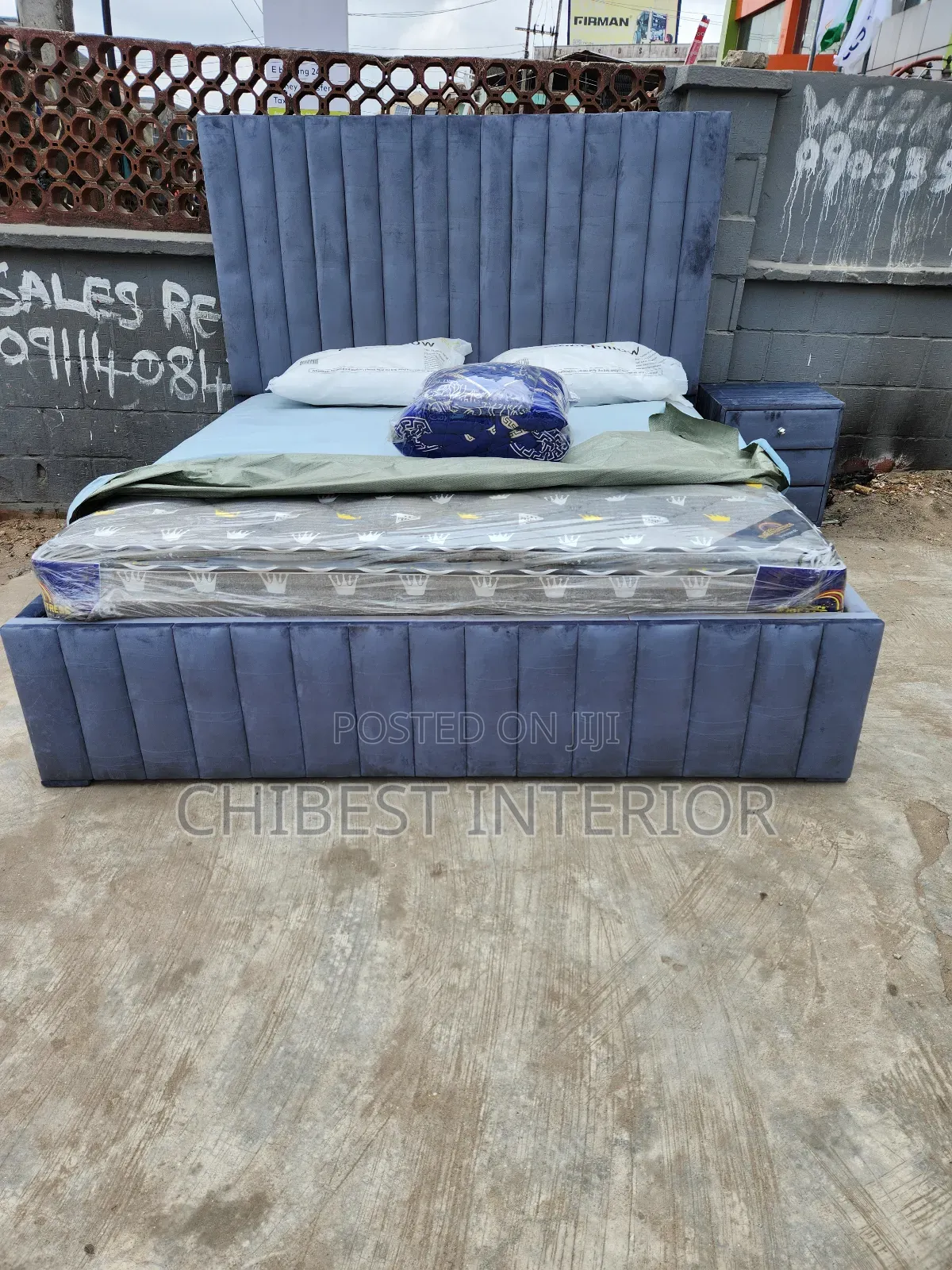 Grey 6by6 Bed Stand With a Side Drawer.