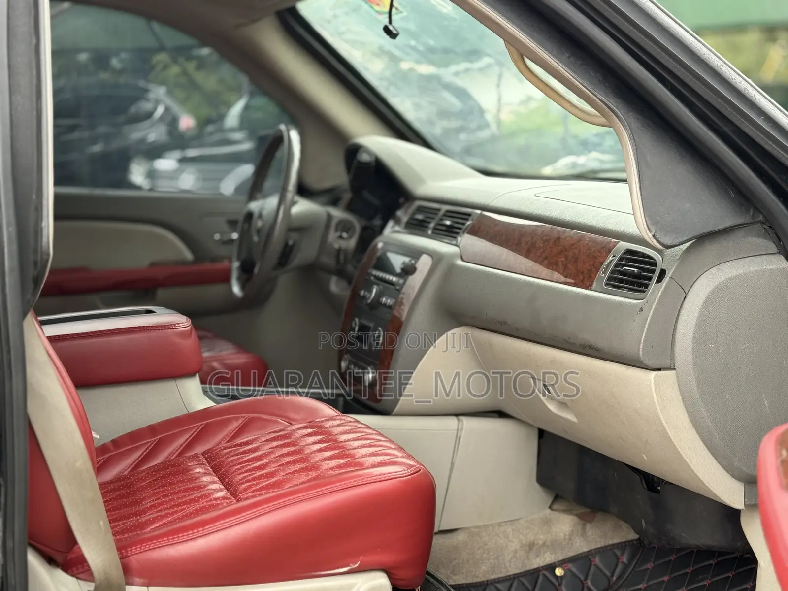 Chevrolet Suburban 2010 Black