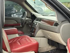 Chevrolet Suburban 2010 Black