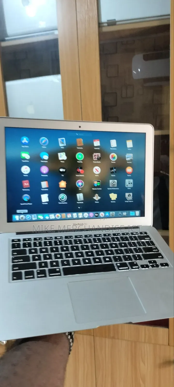 Laptop Apple MacBook Air 4GB Intel Core i5 SSD 128GB
