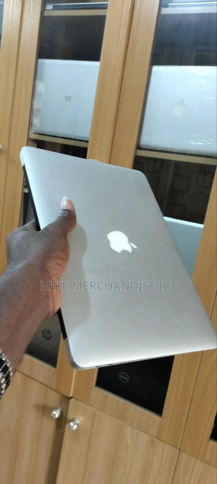 Laptop Apple MacBook Air 4GB Intel Core i5 SSD 128GB