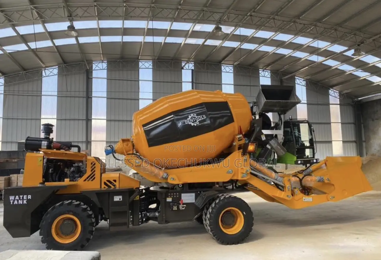 4m3 Yuchai Engine Mobile Self Loder Concrete Mixer DGM