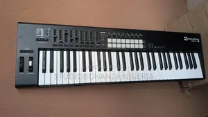 Photo - Novation Lunchkey 61 Studio Midi Keyboard