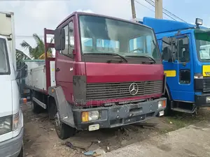 Mercedes Benz 814 Pickup Truck German Craftsmanship