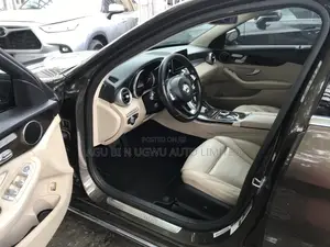 Mercedes-Benz C300 2017 Brown
