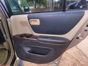 Toyota Highlander Limited V6 FWD 2004 Gold