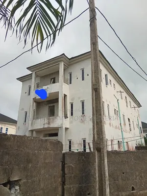 20bdrm Block of Flats in Golf Lakowe for sale