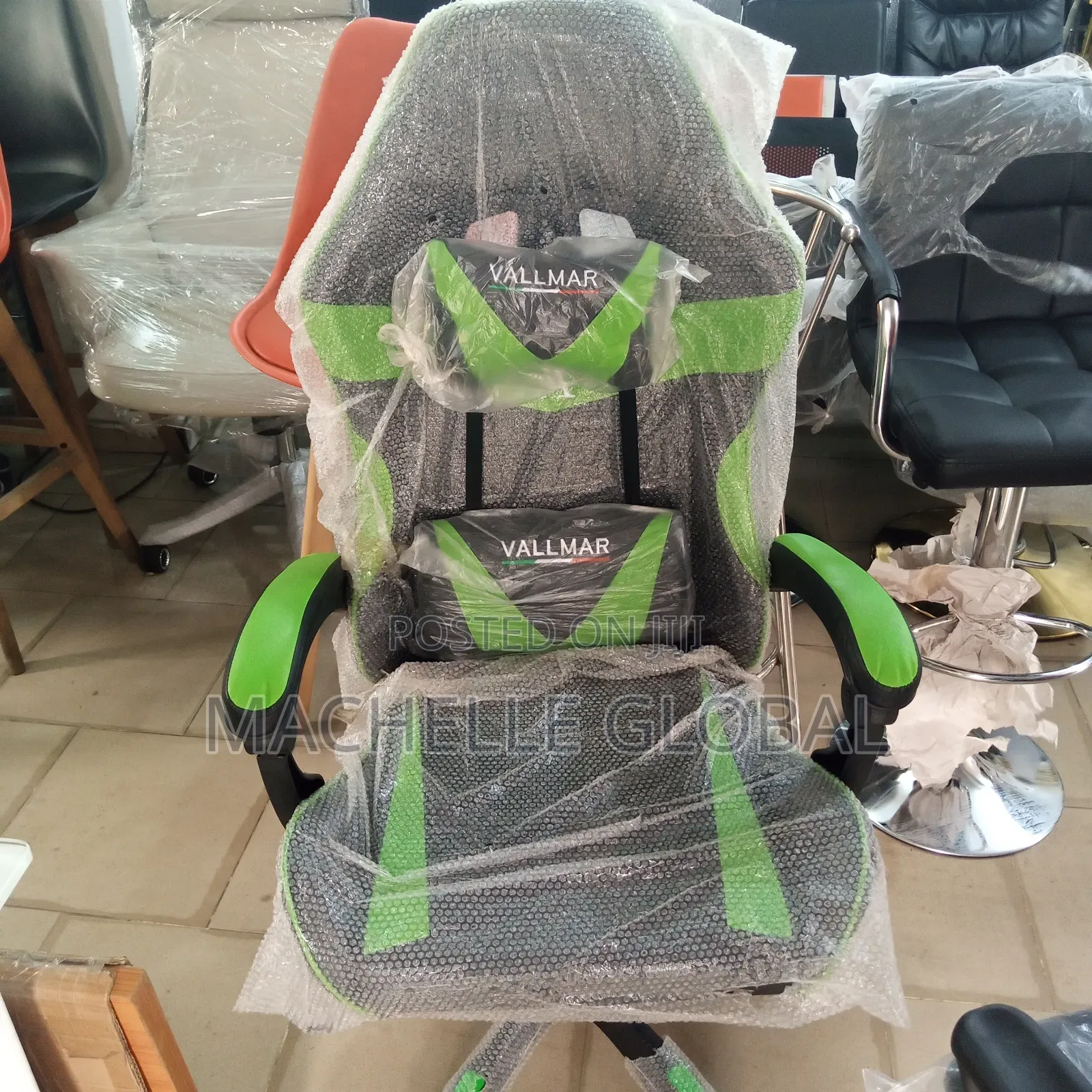 Luxury Chair(Different Colors Available)