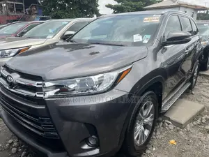 Toyota Highlander XLE 4dr SUV (3.5L 6cyl 6A) 2015 Gray