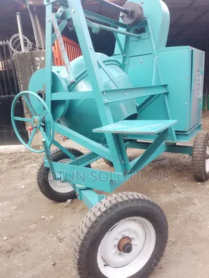 Photo - Self Load Concrete Mixer With Hoist