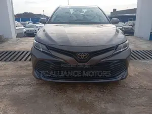 Toyota Camry LE FWD (2.5L 4cyl 8AM) 2018 Gray