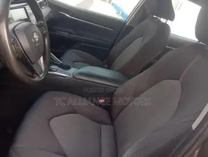 Toyota Camry LE FWD (2.5L 4cyl 8AM) 2018 Gray