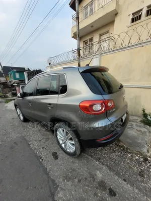 Photo - Volkswagen Tiguan 2.0 S Automatic 2012 Gray