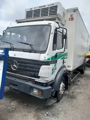 Mercedes 1824 Refrigerator Truck