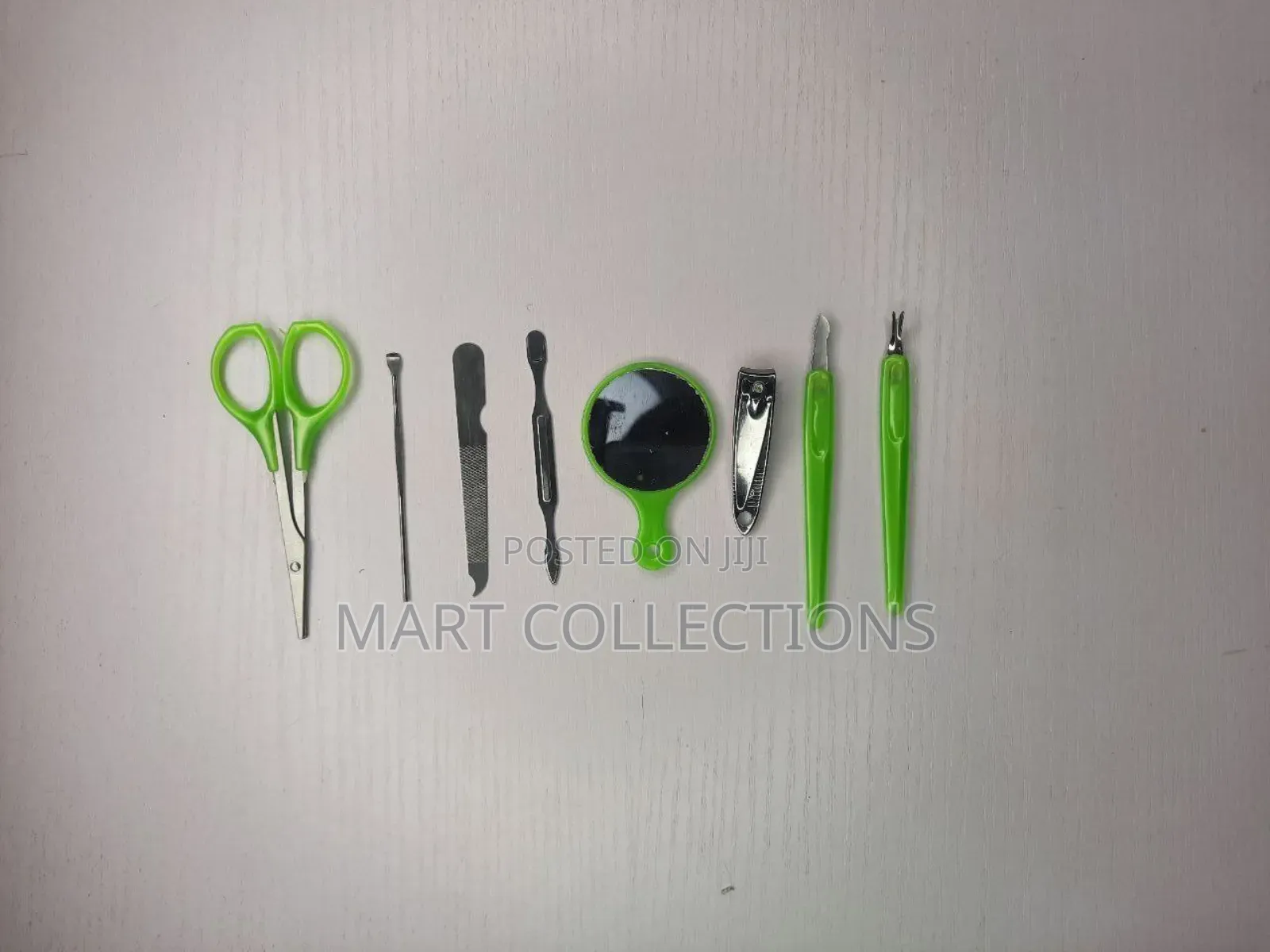 Apple Manicure Set.