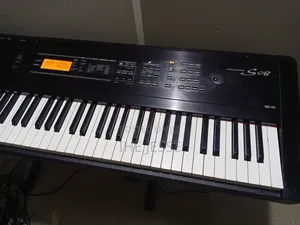 Yamaha S08 Synthesizer Keyboard