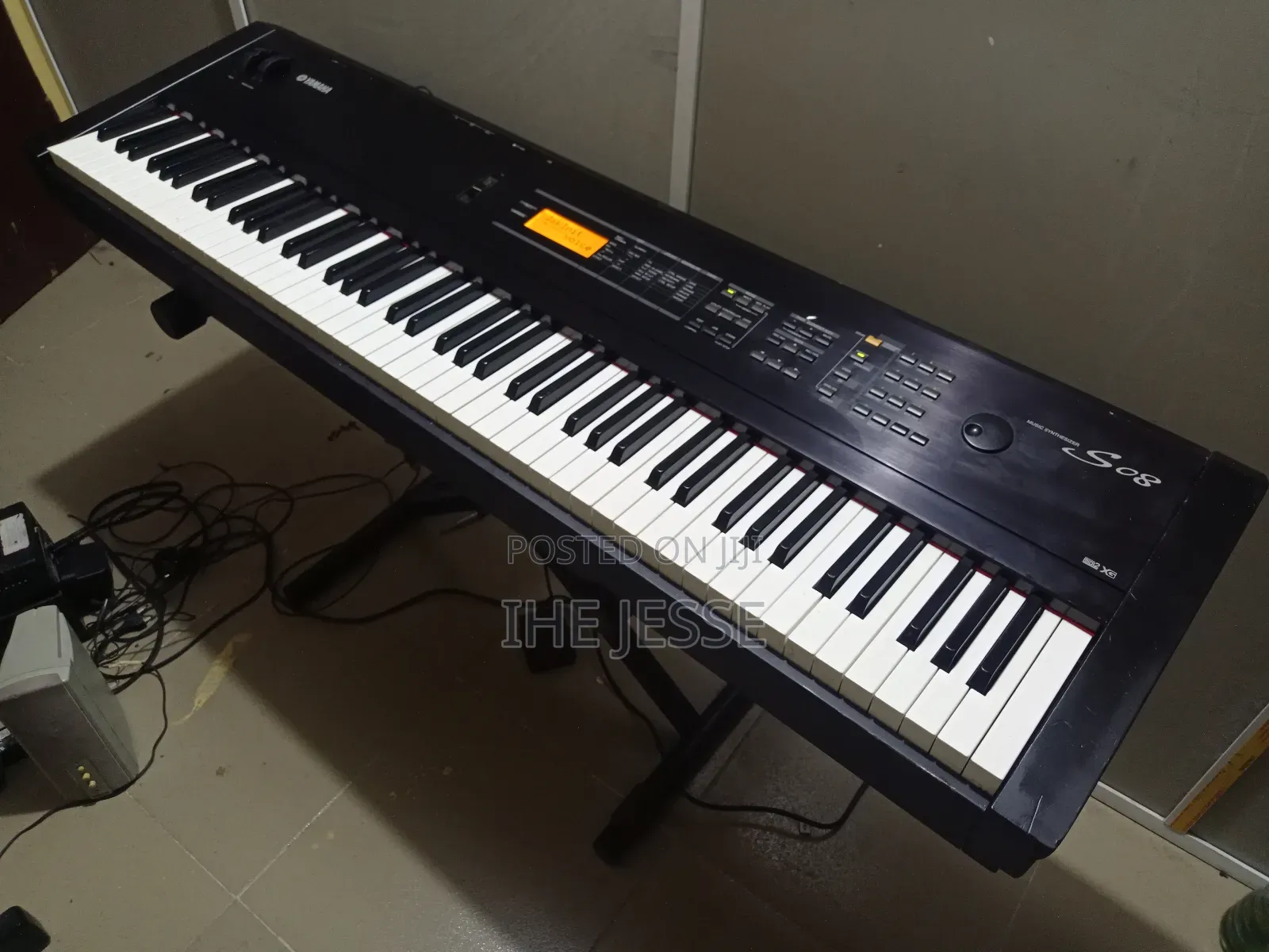Yamaha S08 Synthesizer Keyboard