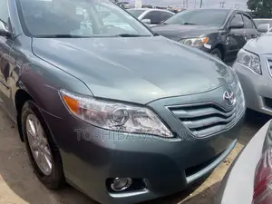 Toyota Camry XLE V6 4dr Sedan (3.5L 6cyl 6A) 2011 Green
