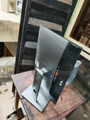 25 Inches Dell Monitor